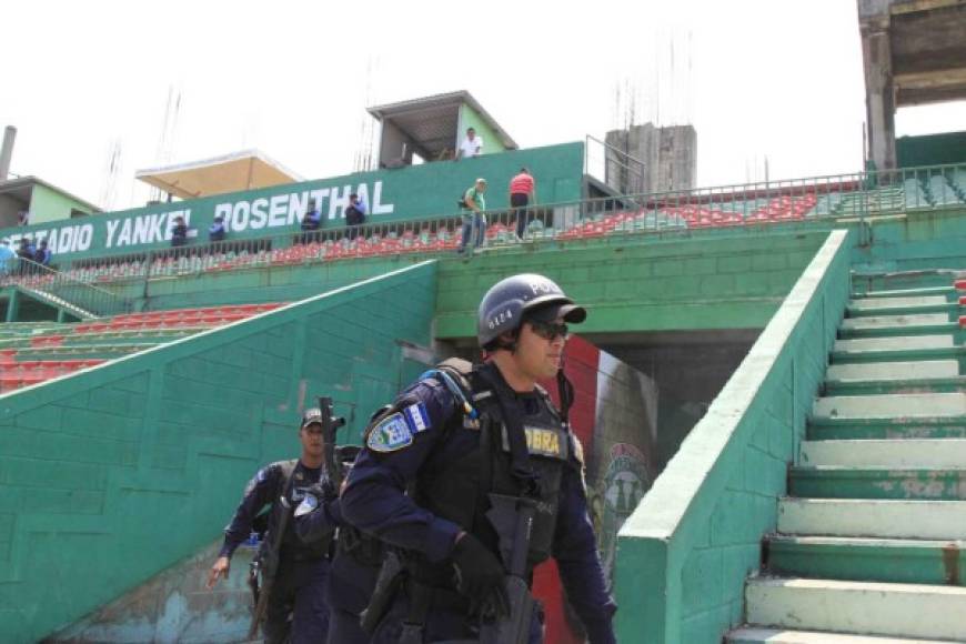 Las fuerzas especiales Tigres y Cobras apoyarán a la policía nacional. Además particparán la Policía Nacional, la Policía Municipal y Tránsito.