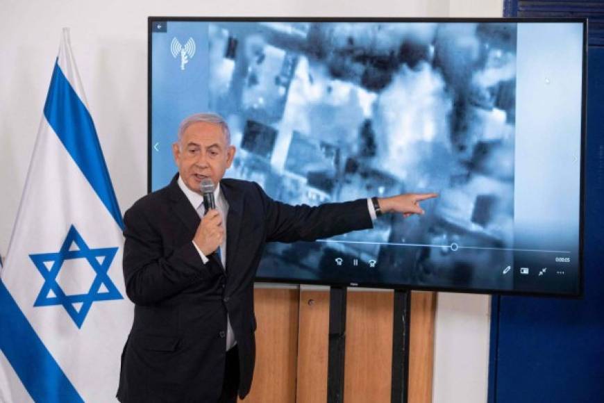 'Solo hay dos posibilidades para hacerles frente: bien ir hasta el final, que es todavía una posibilidad, bien la disuasión, y actualmente estamos inmersos en una disuasión firme', dijo el primer ministro a embajadores en Tel Aviv.
