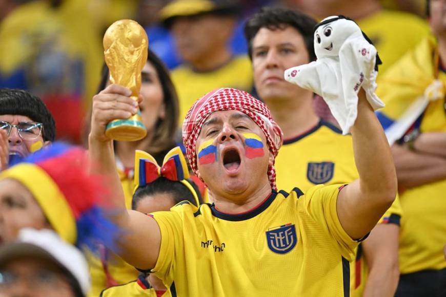 Este hincha ecuatoriano vivió de manera eufórica el primer partido del Mundial de Qatar 2022.