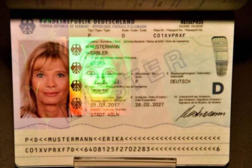 1. Alemania: Los ciudadanos del país teutón poseen el pasaporte más poderoso del mundo, empatados con Singapur. Al menos 159 naciones, no exigen una visa a los alemanes o singapurenses para ingresar a su territorio. Con el pasaporte es suficiente.