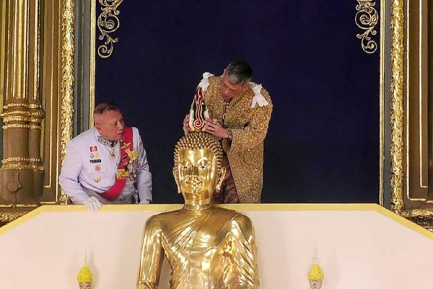 La extravagante coronación del nuevo rey de Tailandia
