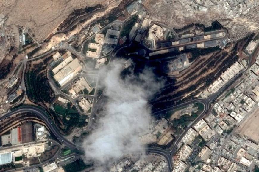 Los bombardeos apuntaron a un 'centro de investigación' en el extremo nordeste de Damasco y 'depósitos' de armas químicas, incluido gas sarín, en la provincia central de Homs, detalló el jefe del Estado Mayor de Estados Unidos, general Joe Dunford.