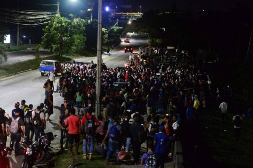 Desde octubre del 2018, una docena de caravanas de mil o más personas, y otra menores de cientos, han salido de San Pedro Sula, a chocar con el muro de militares y policías tendido por el presidente Donald Trump en la frontera con México.