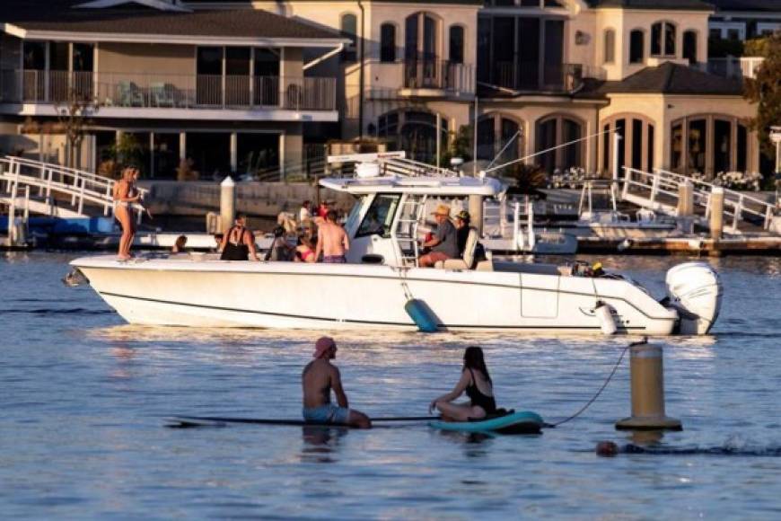 La ciudad de Georgia también levantó las restricciones y permitió a los ciudadanos disfrutar de las playas.