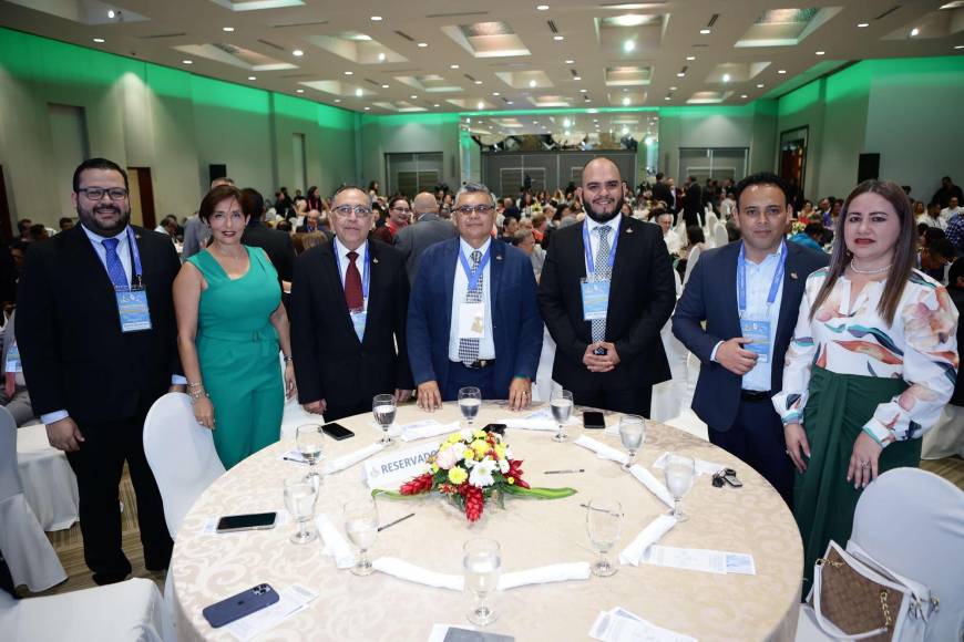 Daniel Barahona, Claudia Moir, Salvador Salazar, Franklin Samper, Julio Marroquín, Alexis Sagastume y Nesmary Cruz de Sagastume