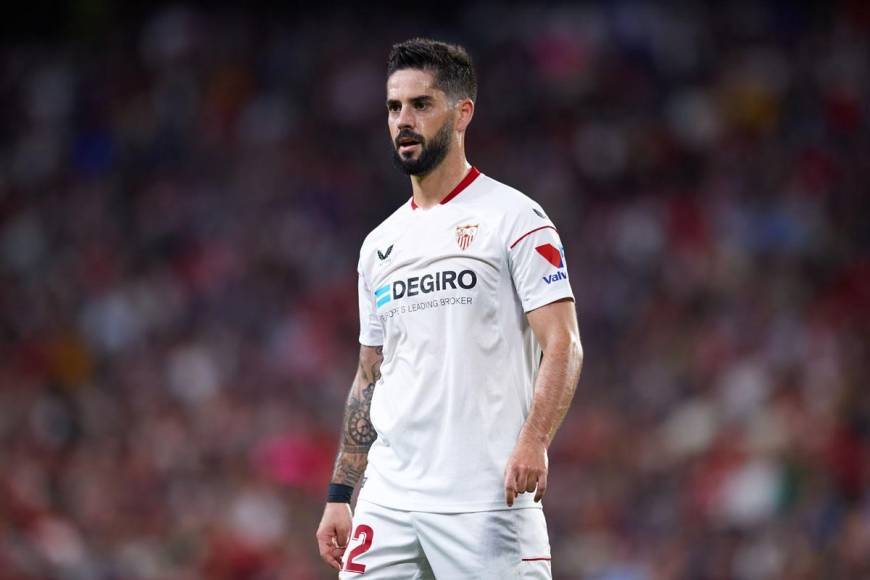 Isco Alarcón está en busca de un nuevo club que le brinde la oportunidad de volver a sentirse futbolista y recuperar el nivel que alguna vez mostró. Su paso lejos del Real Madrid ha sido complicado, especialmente después del frustrado fichaje por el Unión Berlín en enero y sin contar cuando rescindió su contrato con el Sevilla seis meses después de fichar. Ahora, despierta el interés del Rayo Vallecano para conseguir su fichaje sin coste alguno.