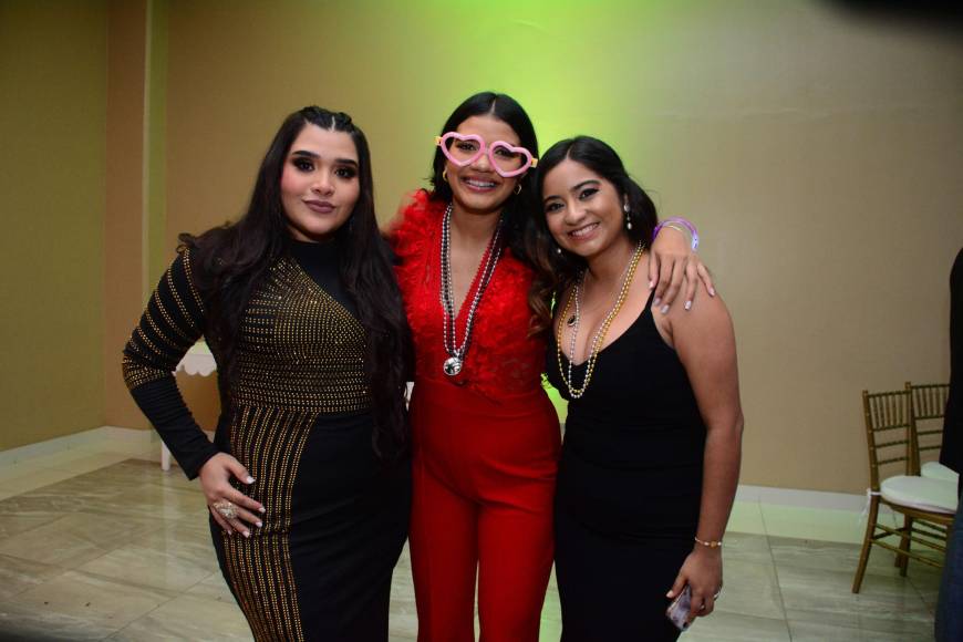 Karlibeth Ortega, Alisson Sanabria y Reichel Handal 