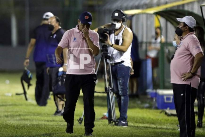 Reynaldo Tilguath también acabó muy triste por el descenso de su equipo.