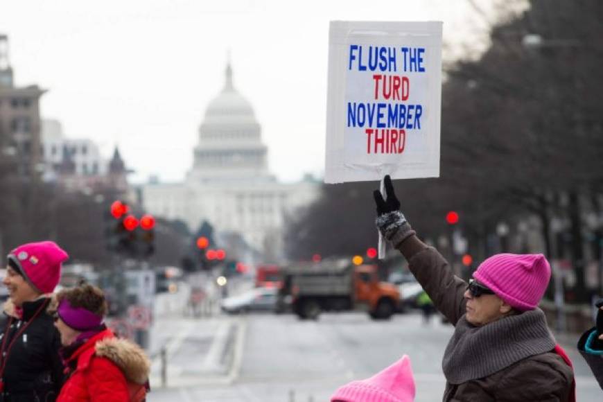 'Las Tesis' desafían a Trump en multitudinaria Marcha de las Mujeres en Washington