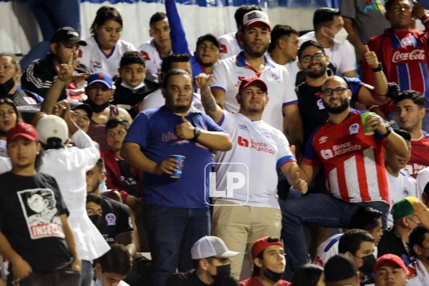 Llenazo espectacular de afición de Olimpia y fiesta de la Ultra Fiel en el Nacional ante Municipal