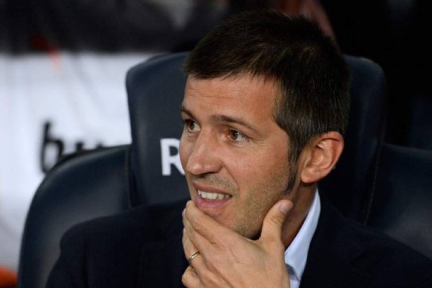 El joven entrenador y ex jugador Albert Celades debutó como director técnico del Valencia. Llegó a mitad de semana tras la sorpresiva salida de Marcelino.