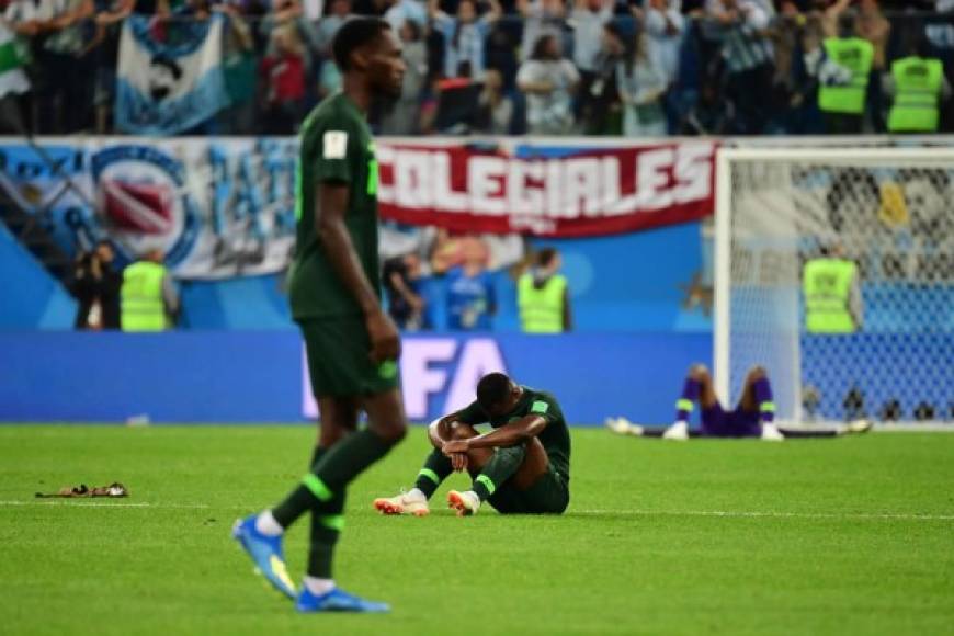 Los nigerianos terminaron tristes por la derrota y eliminación del Mundial. Foto AFP