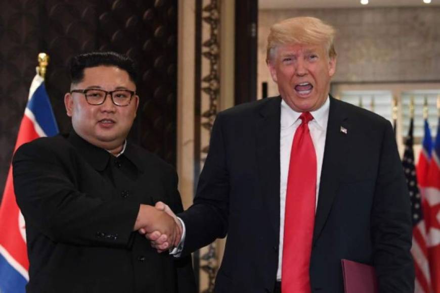 2019: Kim Jong-Un tuvo problemas bélicos con EEUU desde 2012, amenazó al mundo con activar bombas nucleares, Donald Trump calmó esas ansias con acercamientos en 2019. Aunque la tensión continuó con ensayos nucleares hasta principios de marzo de 2020. <br/><br/><br/><br/>