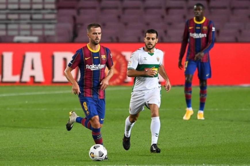 El nuevo fichaje azulgrana Miralem Pjanić ha debutado con el Barcelona.