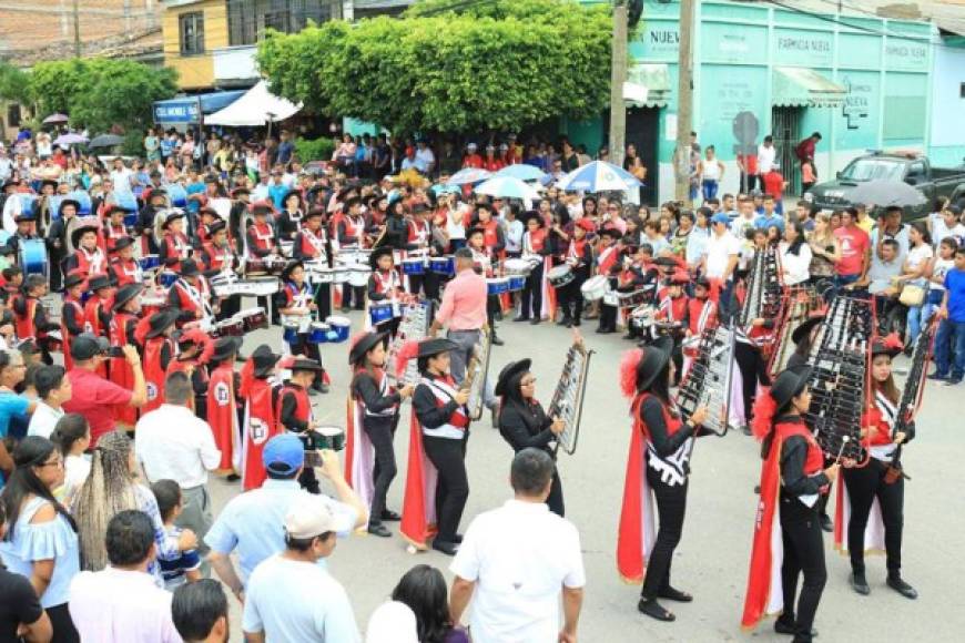El Instituto Oficial Juventud Hondureña también ganó el premio a la mejor banda de los desfiles en Ocotepeque.