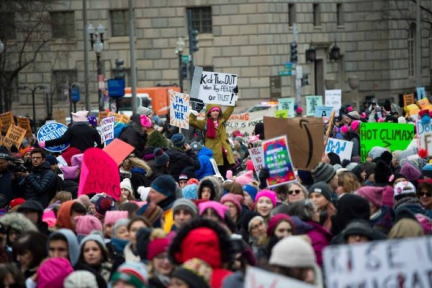 'Las Tesis' desafían a Trump en multitudinaria Marcha de las Mujeres en Washington