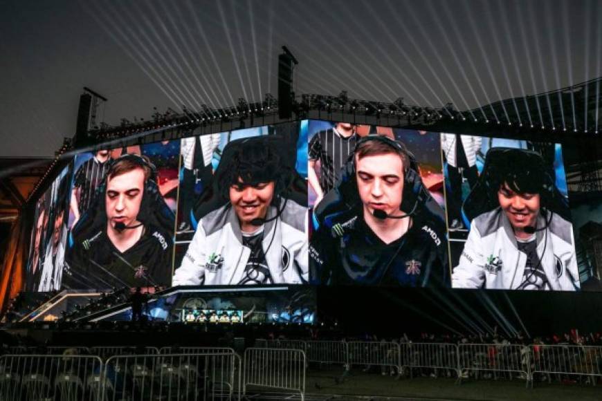 SURGEN LOS DEPORTES ELECTRÓNICOS<br/>Los deportes electrónicos o e-sports, son una disciplina que poco a poco va recibiendo reconocimiento en el ámbito deportivo y se profesionaliza a pasos agigantados. Lo que comenzó como una afición ahora se ha convertido en torneos internacionales para definir quién es el mejor deportista electrónico.