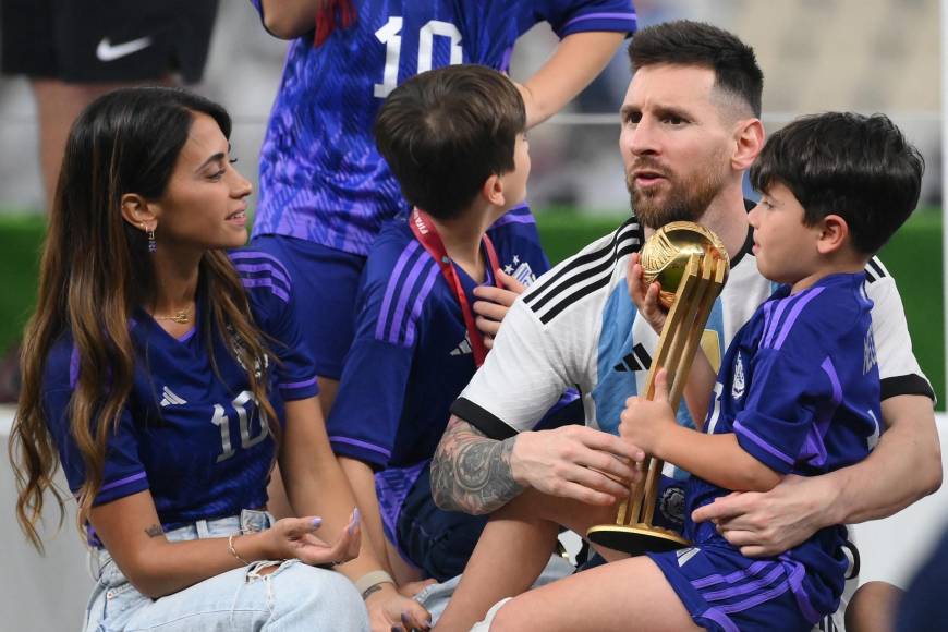 Antonela en todo el Mundial de Qatar demostró su apoyo a Lionel Messi desde las graderías.