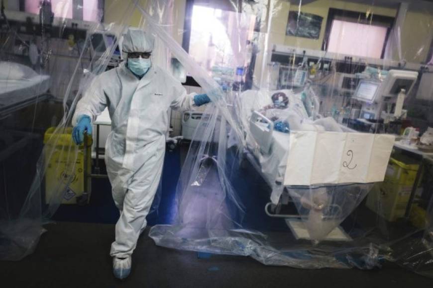 Coronavirus: Un año de la pandemia que tiene de rodillas al mundo