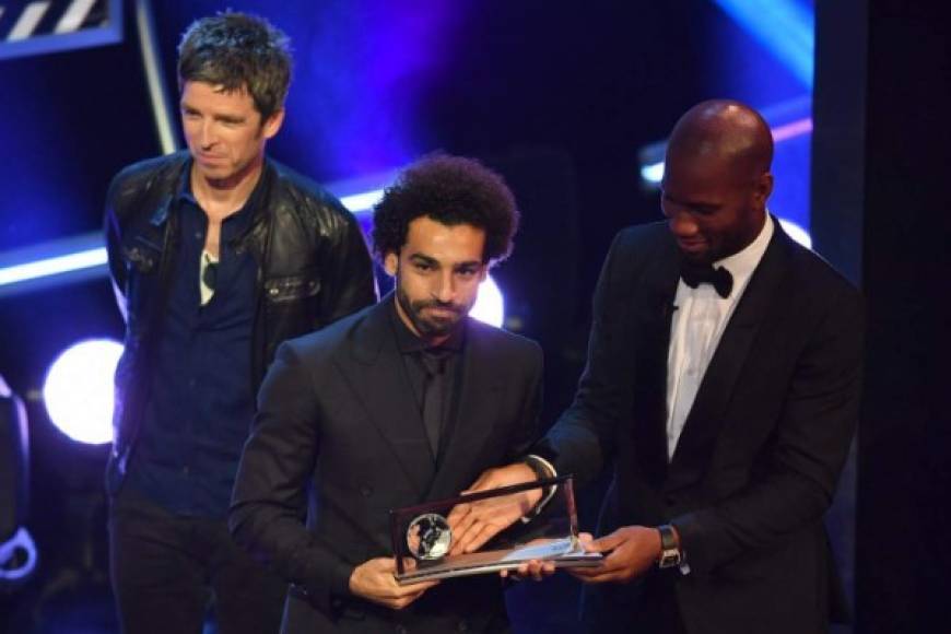 Para sorpresa de muchos, el egipcio Mohamed Salah recibió el premio Puskas como el mejor gol de la temporada por encima de anotaciones como la chilena de Cristiano Ronaldo y la tijera de Bale en la final de Champions.