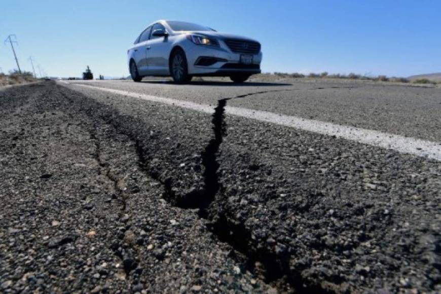 Dicho terremoto sería mucho más destructivo para el área de Los Ángeles, ya que rompería la falla de San Andrés desde Salton Sea, cerca de la frontera mexicana, hasta el condado de Monterrey, incluyendo Los Ángeles, Riverside y San Bernardino.