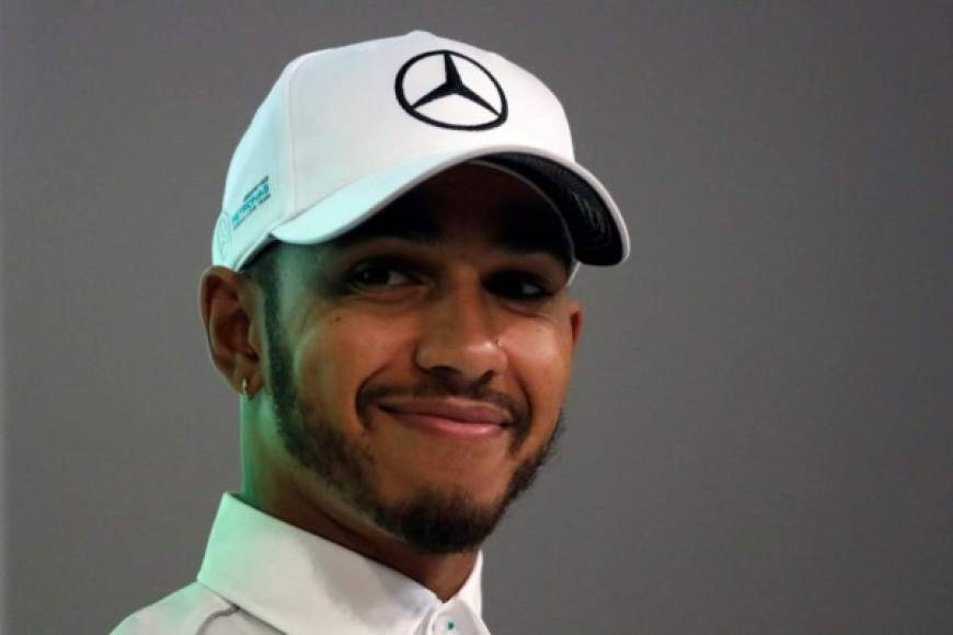 Lewis Hamilton es el mejor piloto del mundo. El británico se ha caracterizado por llevar una vida desordenada y en esta ocasión una ex novia lo ha dejado contra la pared con algunas acusaciones.