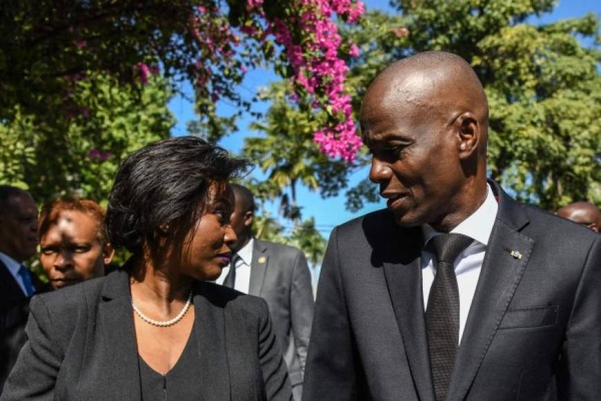 Apoyado por su esposa, Moise fue elegido presidente de la Cámara de Comercio e Industria de Nord-Ouest (CCINO), desde donde la pareja presidencial fue interesándose en la política nacional de Haití.