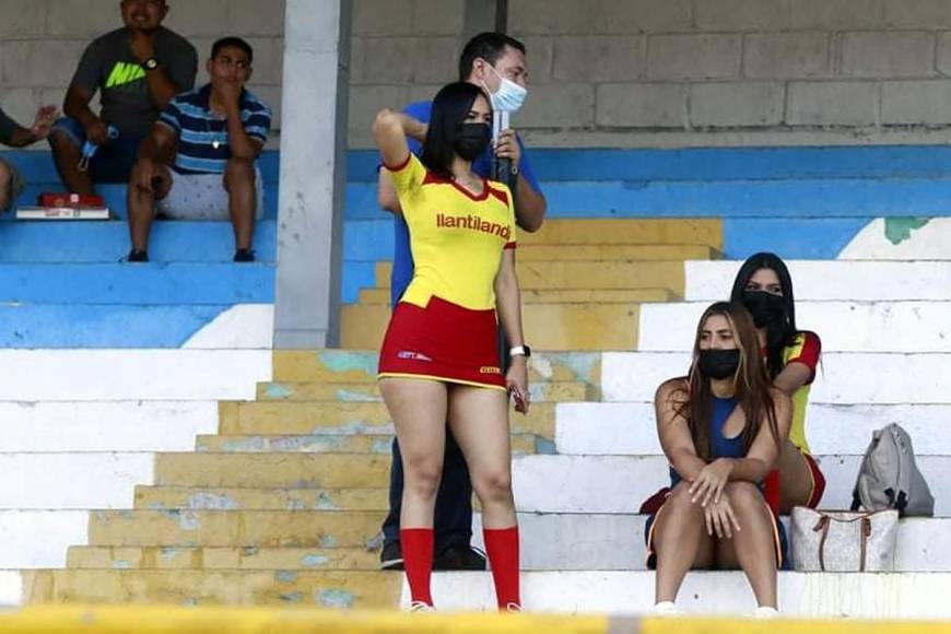 Ambientazo en el clásico y las bellas chicas que adornaron la jornada 2 del Torneo Clausura 2022
