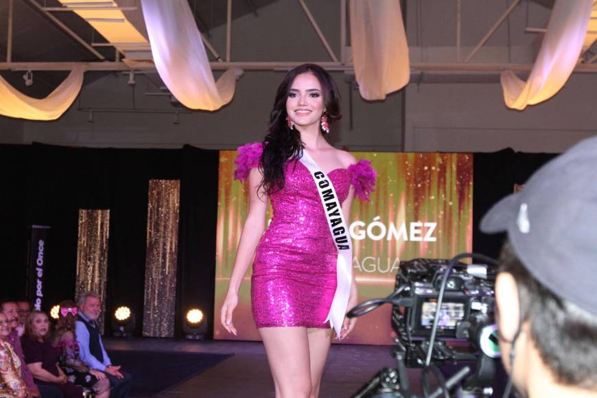 Ariana Elizabeth Gómez representa a Comayagua, tiene 18 años y estudia Mercadotecnia.