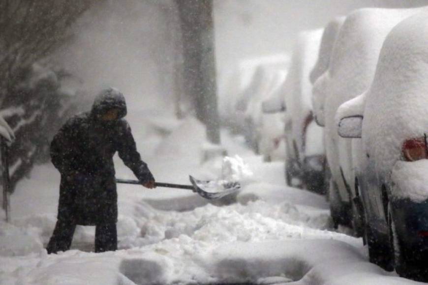 Una tormenta de nieve golpea a Estados Unidos.