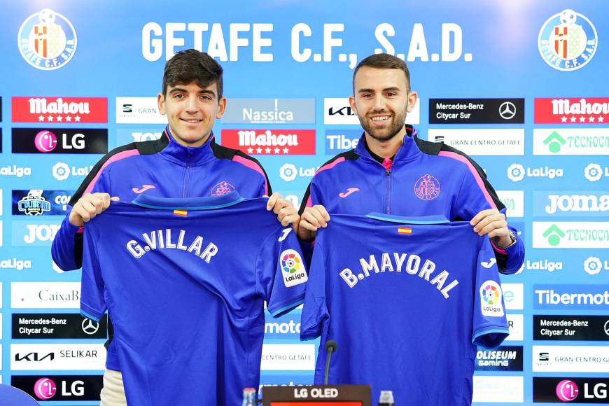 El Getafe ha presentado a Borja Mayoral y Gonzalo Villar. Ambos jugadores han comparecido ante los medios de comunicación y se han mostrado satisfechos por una negociación que les ha llevado a recalar en el equipo azulón.