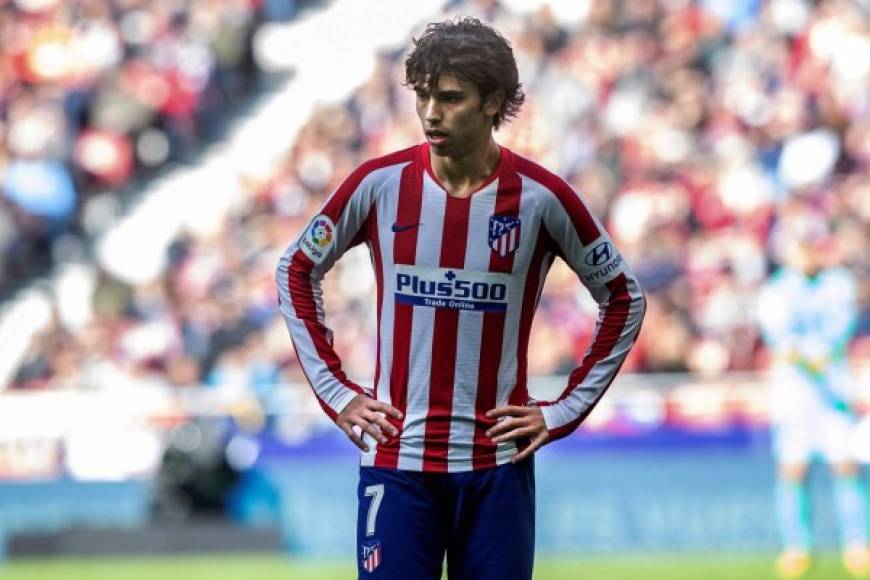 En Inglaterra informan que el Manchester City se interesa por Joao Félix, del Atlético de Madrid. El club inglés tiene preparados unos 320 millones de euros preparados para gastar en fichajes esta temporada, asegura 'The Athletic'. En esta ocasión el medio británico afirma que los citizien estarían interesados en hacerse con los servicios de la perla colchonera.<br/><br/>El portugués fue ya fue deseo de Pep Guardiola la temporada pasada, y esta campaña no iba a ser menos. Aunque no será una operación nada fácil ya que el Atléti hizo una gran inversión por el jugador, y esperan mucho de él en la capital madrileña.