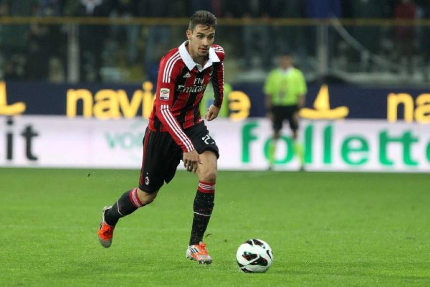 Mattia De Sciglio ha rechazado la oferta de renovación del Milan y en Italia se afirma que está entre los objetivos de Bayern y Juventus.