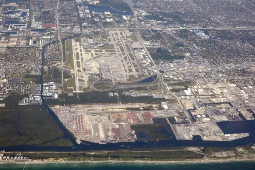 Vista aérea del aeropuerto internacional Fort Lauderdale-Hollywood, lugar de la tragedia ubicado justo al norte de Miami.