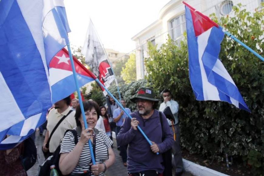 Los estudiantes cubanos celebraron también la liberación de los tres 'héroes' acusados de espionaje en Estados Unidos.