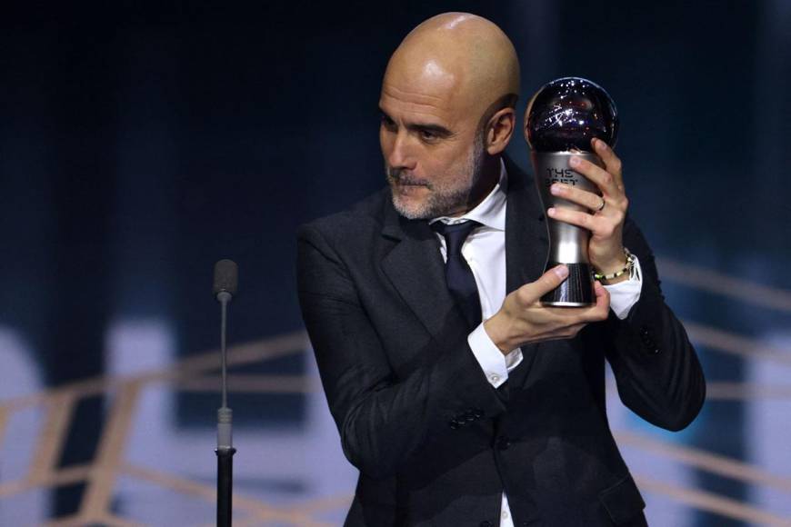 Pep Guardiola fue elegido en los The Best con el premio al Mejor Entrenador de 2023 de la FIFA.