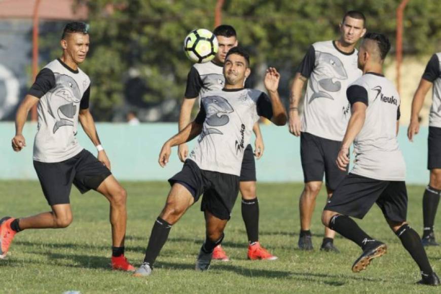 Un delantero sería parte de la solución que busca el Platense para superar la decepción del torneo 2018. <br/>