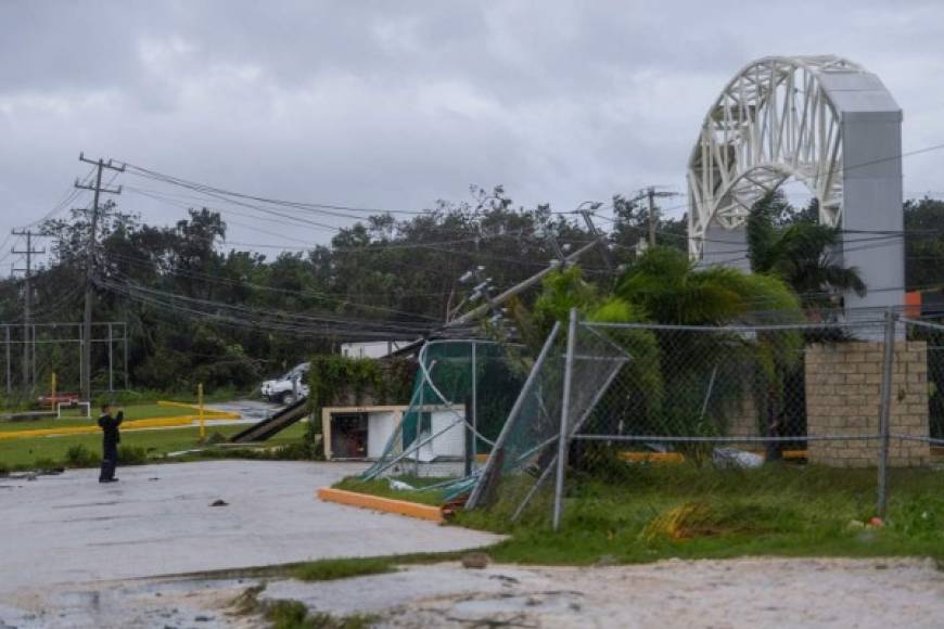Delta sigue dejando lluvias torrenciales en los estados de Yucatán y Quintana Roo, así como en los vecinos Campeche y Tabasco.