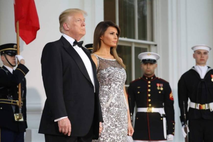 Donald Trump aplaudió a 'la increíble primera dama de Estados Unidos' por la organización del banquete, según informaron medios locales.