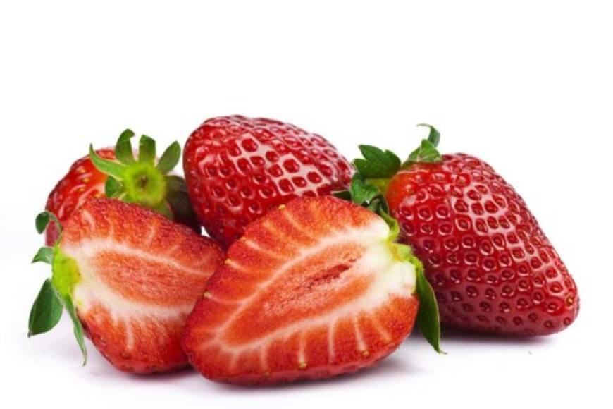 Las fresas poseen potentes antioxidantes que trabajan contra los radicales libres, inhibiendo el crecimiento del tumor y disminuyendo la inflamación en el cuerpo.