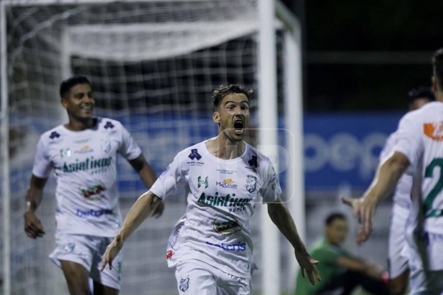 El delantero argentino Álvaro Klusener fue ratificado para continuar en el Platense en esta nueva campaña. El goleador jugará en la Liga de Ascenso de Honduras.