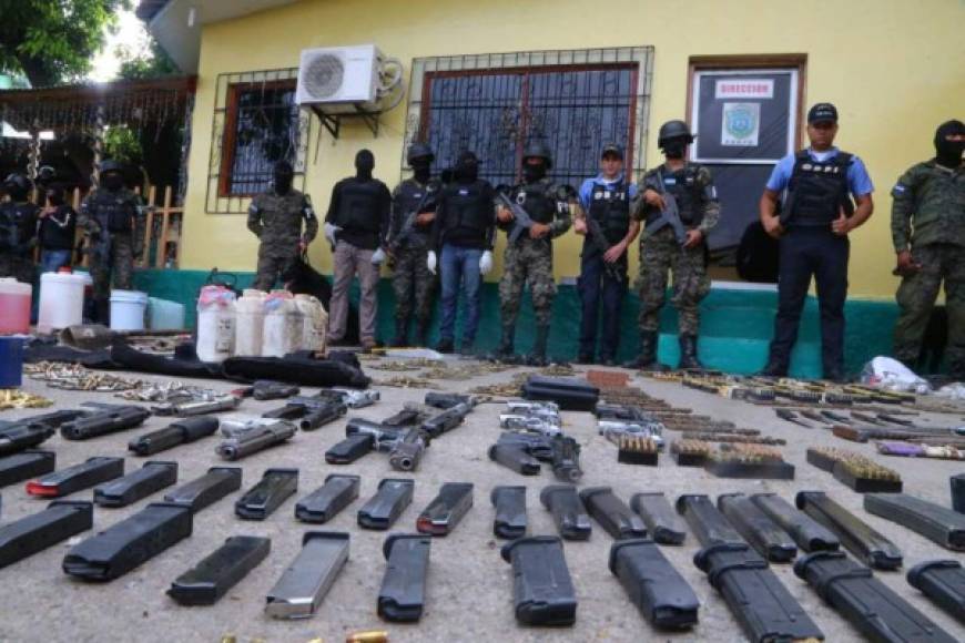 Cerca de un centenar de agentes y altos oficiales de la Policía Nacional de Honduras formaron una alianza criminal con miembros de la mara Salvatrucha (MS) y la pandilla 18 y les suministraban armas de alto poder para perpetrar todo tipo de delitos, principalmente extorsiones, asaltos a furgones, secuestros express y asesinatos por encargo.