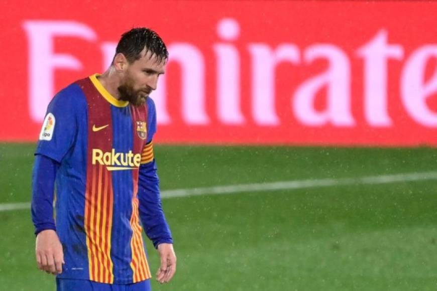 Lionel Messi finaliza su contrato con Barcelona al final de la presente campaña y su continuidad depende de que el cuadro culé pueda construir un proyecto deportivo competitivo.