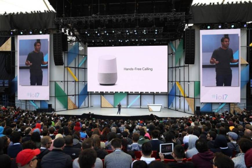 Puede considerarse que el dispositivo Google Home es la estrella del espectáculo, pues continúa marcando tendencia entre los dispositivos conectados y este año incrementa sus capacidades de interactividad. Es todo un ejemplo de lo que significa el concepto del Internet de las Cosas.