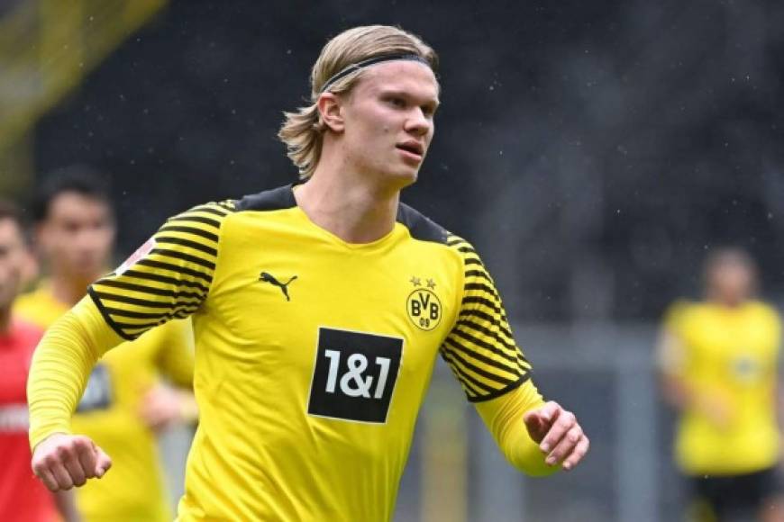 El Borussia Dortmund ha rechazado la oferta inicial del Chelsea por Erling Haaland, según informa la cadena Sky Sports. El equipo alemán parece que está decidido a no vender al goleador noruego este verano; el conjunto inglés, de esta manera se enfrenta a una 'misión imposible' a la hora de abordar su fichaje.