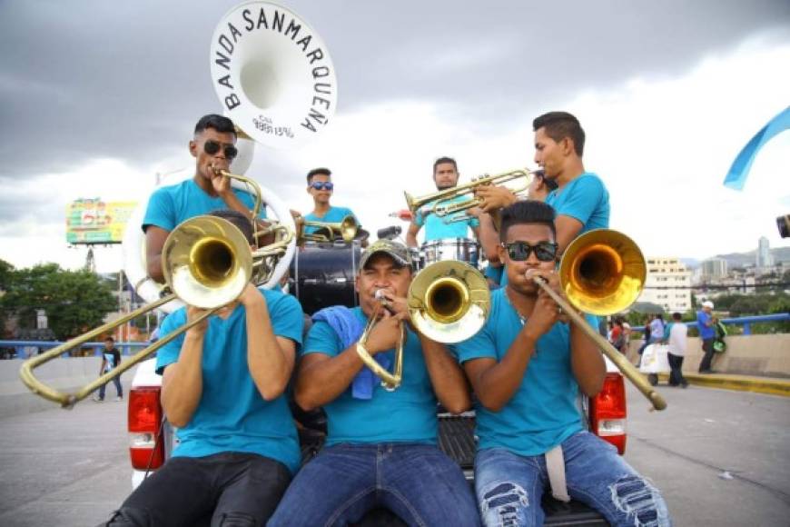 La Banda Sanmarqueña presente.