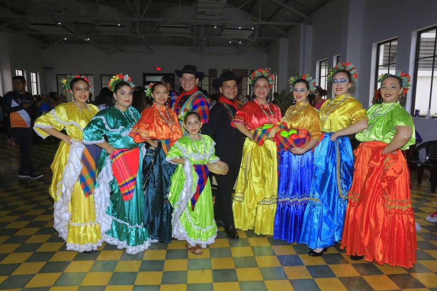 Los cuadros de Danza Folclórica no podían faltar en el evento. 