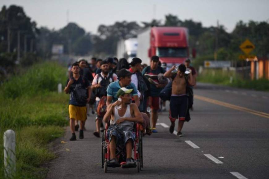 La caravana ya recorrió más de 700 kms desde la capital industrial de Honduras, San Pedro Sula, de donde partieron el 13 de octubre, hasta de Ciudad Hidalgo, en el sureño estado mexicano de Chiapas.