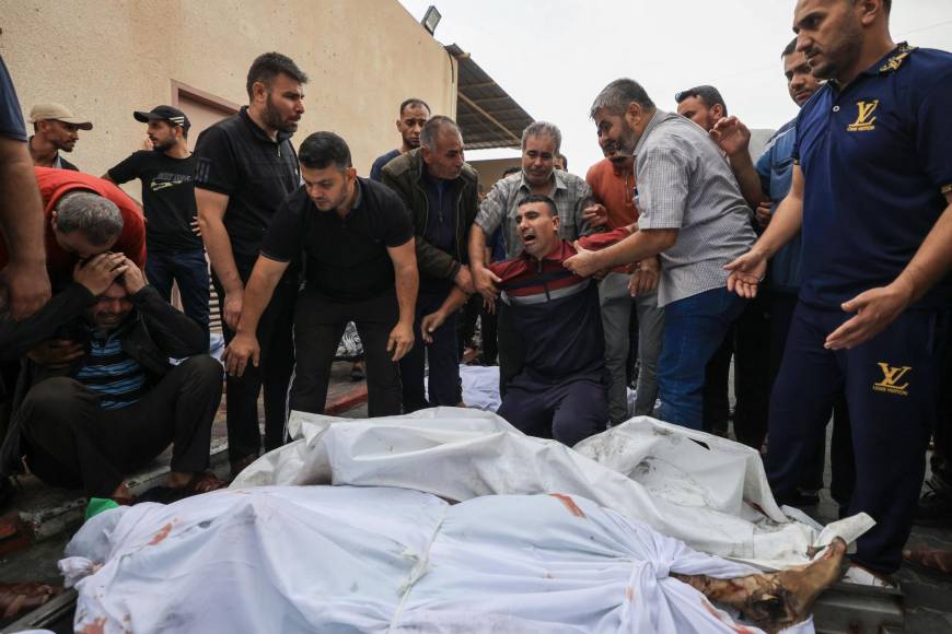 Los bombardeos han dejado hasta el momento al menos 560 fallecidos en Gaza, según el Ministerio de Sanidad del movimiento islamista palestino que gobierna este territorio.