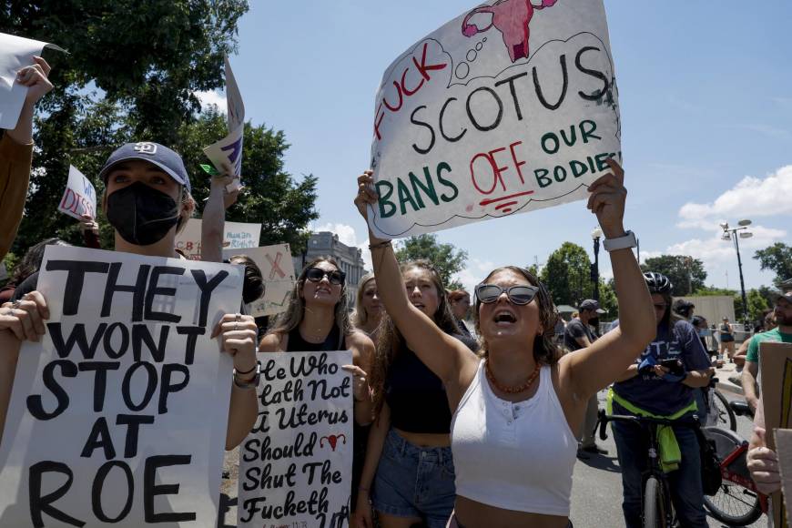 Las imágenes de las masivas protestas tras anulación del derecho al aborto en EEUU